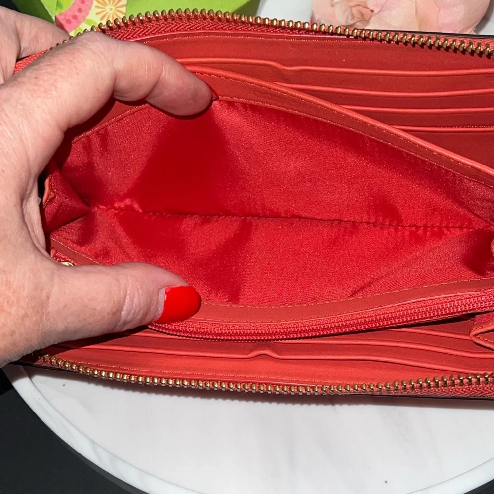 EUC Coach Accordion Zip Wallet in Coral - Picture 12 of 13